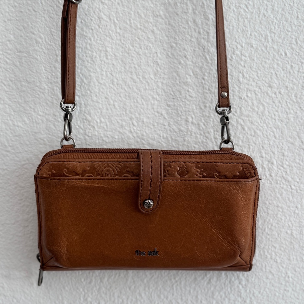 The Sak Iris Leather Convertible Crossbody Wallet Bag